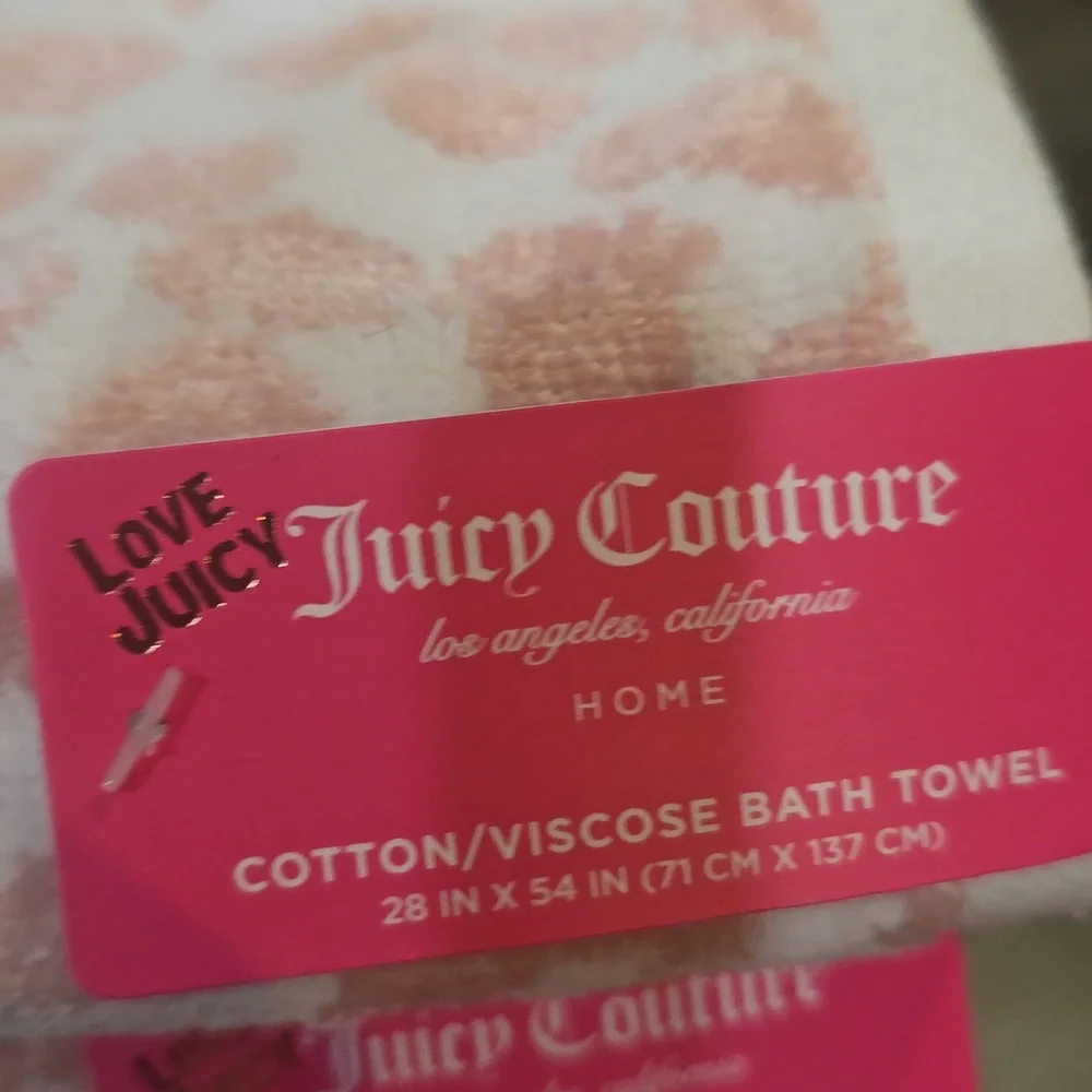 Juicy Couture Home Pink Leopard Print Bath Towel Set